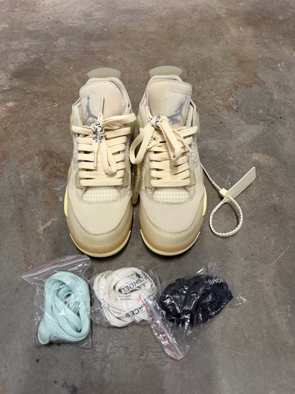 Off-White Cream/Tan Air Jordan 4 Interior View - Size US 5.5